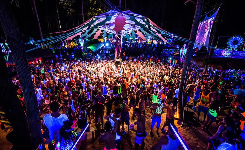 Experience Goa Nightlife
