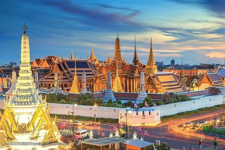 Explore the Grand Palace and Wat Phra Kaew
