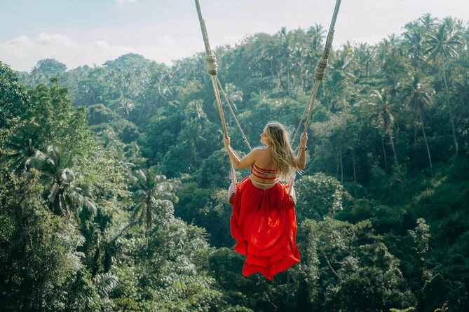 Honeymoon in Maldives or Bali — Which is Right for You?