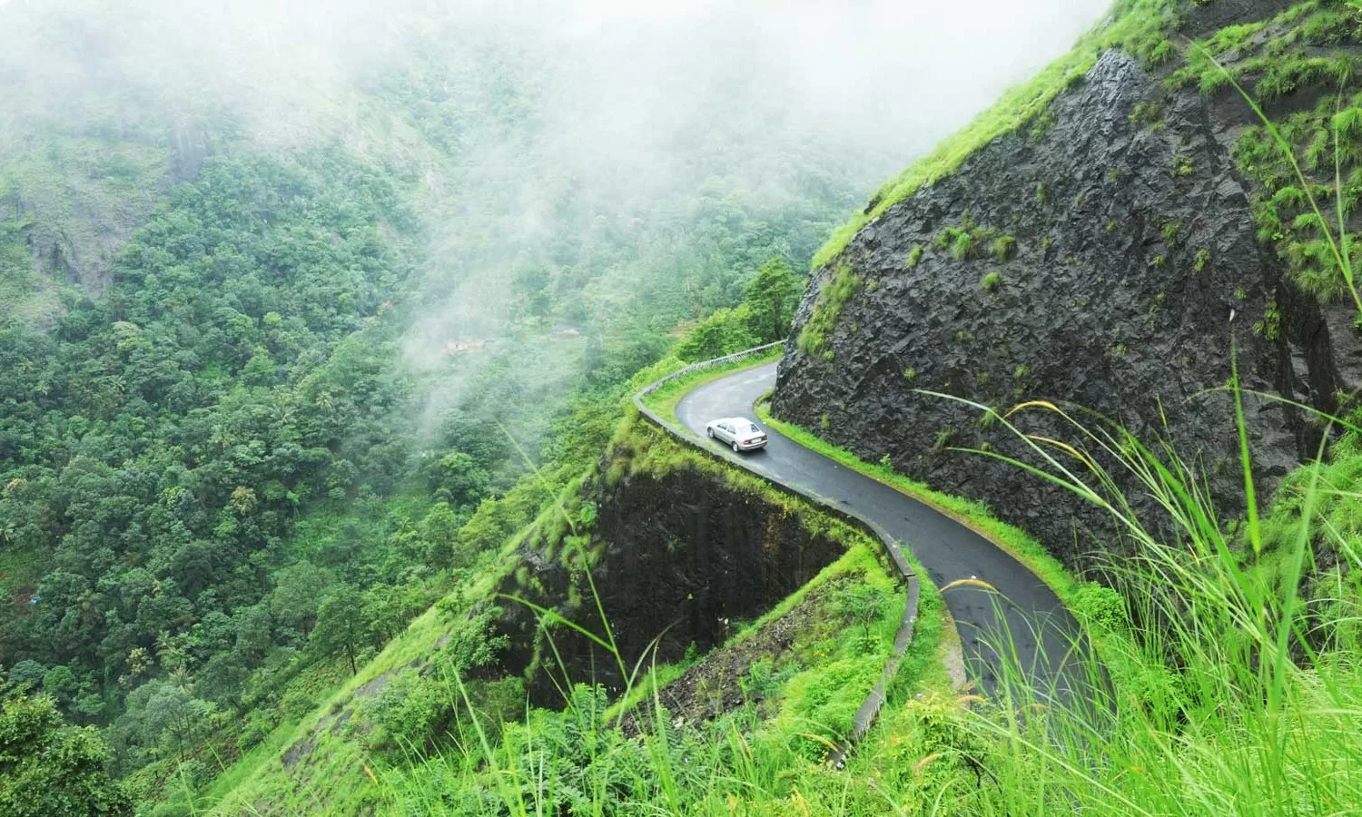 Vagamon Alleppey Marari Tour Package
