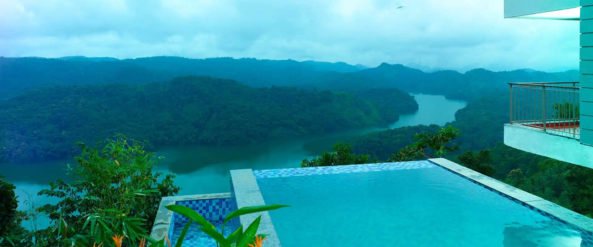Munnar Pool Villa Honeymoon Package